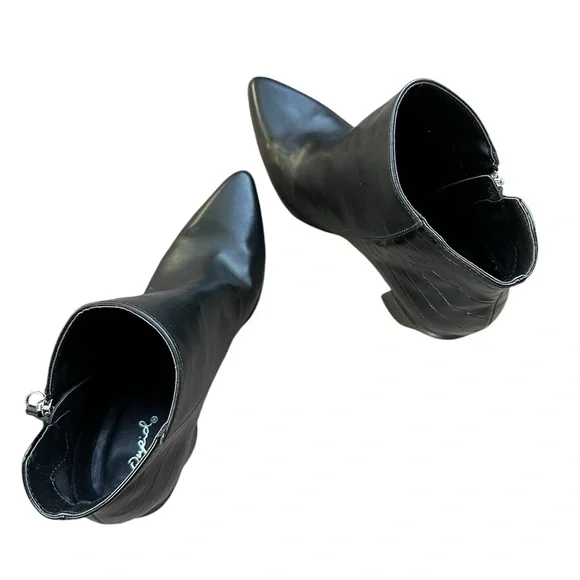 Women`s Black Pointy Toe Ankle Boots Snake Pattern on one side 
Qupid - Picture 4 of 12